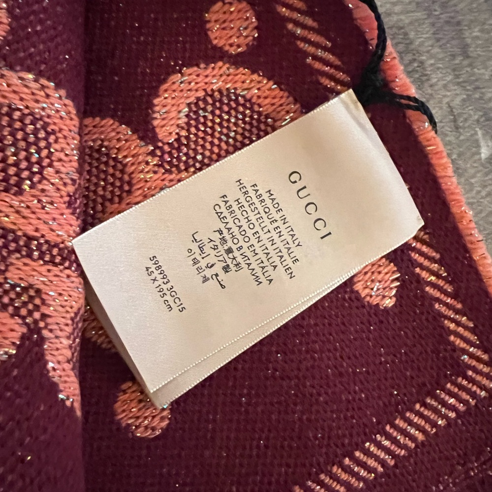 New GUCCI Jumbo GG Wool Lame Jacquard Monogram Lady Lux Scarf Salmon Bor… - Picture 8 of 9